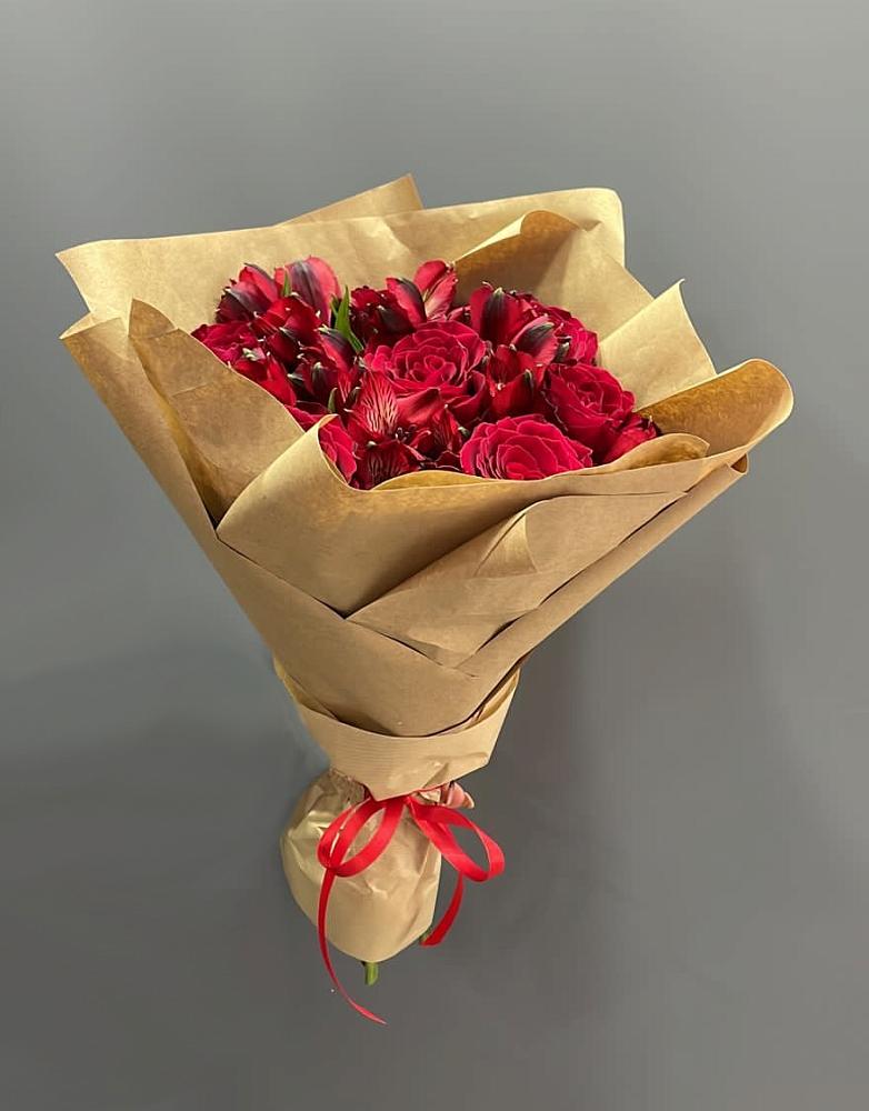 Букет цветов из: Альстромерии и Розы в Черняховске