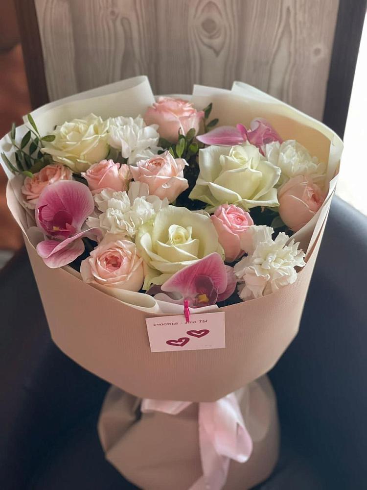 Букет цветов из: Орхидеи, Розы и Гвоздики в Черняховске