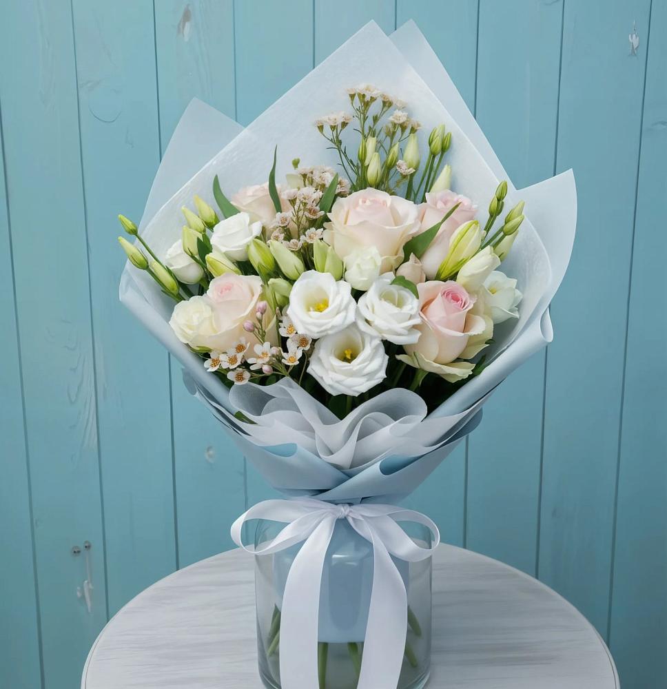 Букет цветов из: Розы и Лизиантусы в Черняховске