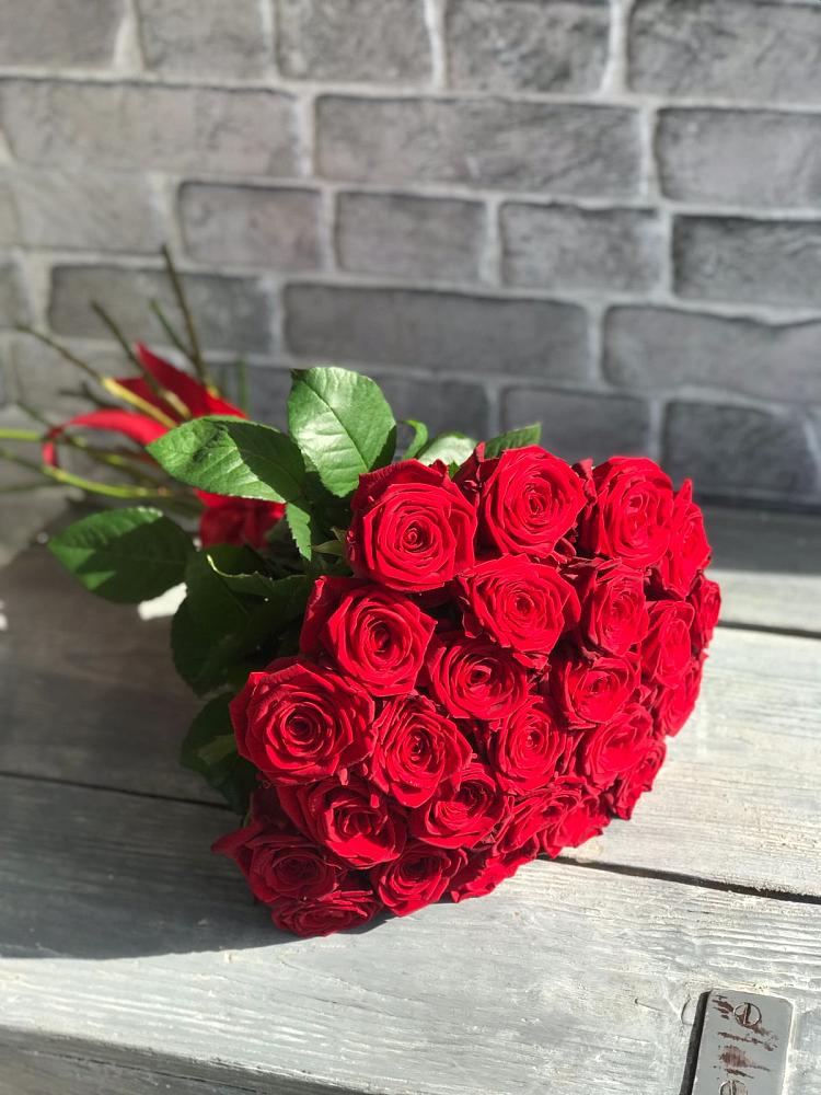 Букет Красные розы Фридом в Черняховске