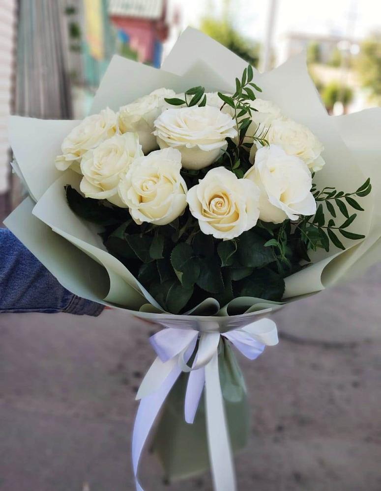 Букет Белые розы Проуд в Черняховске