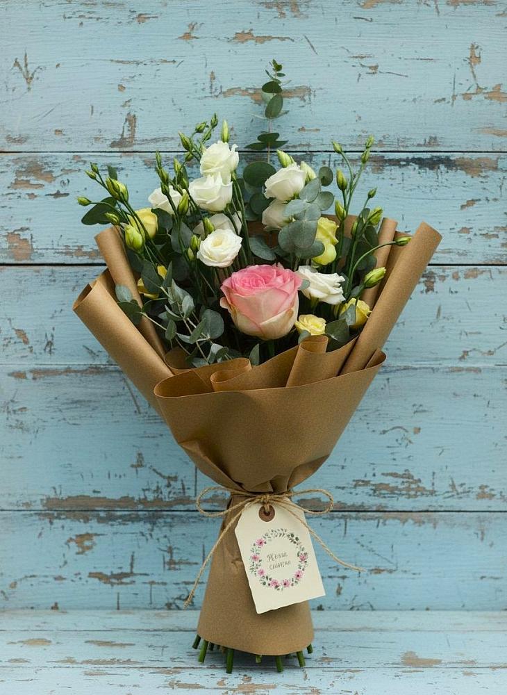 Букет цветов из: Розы и Лизиантусы в Черняховске