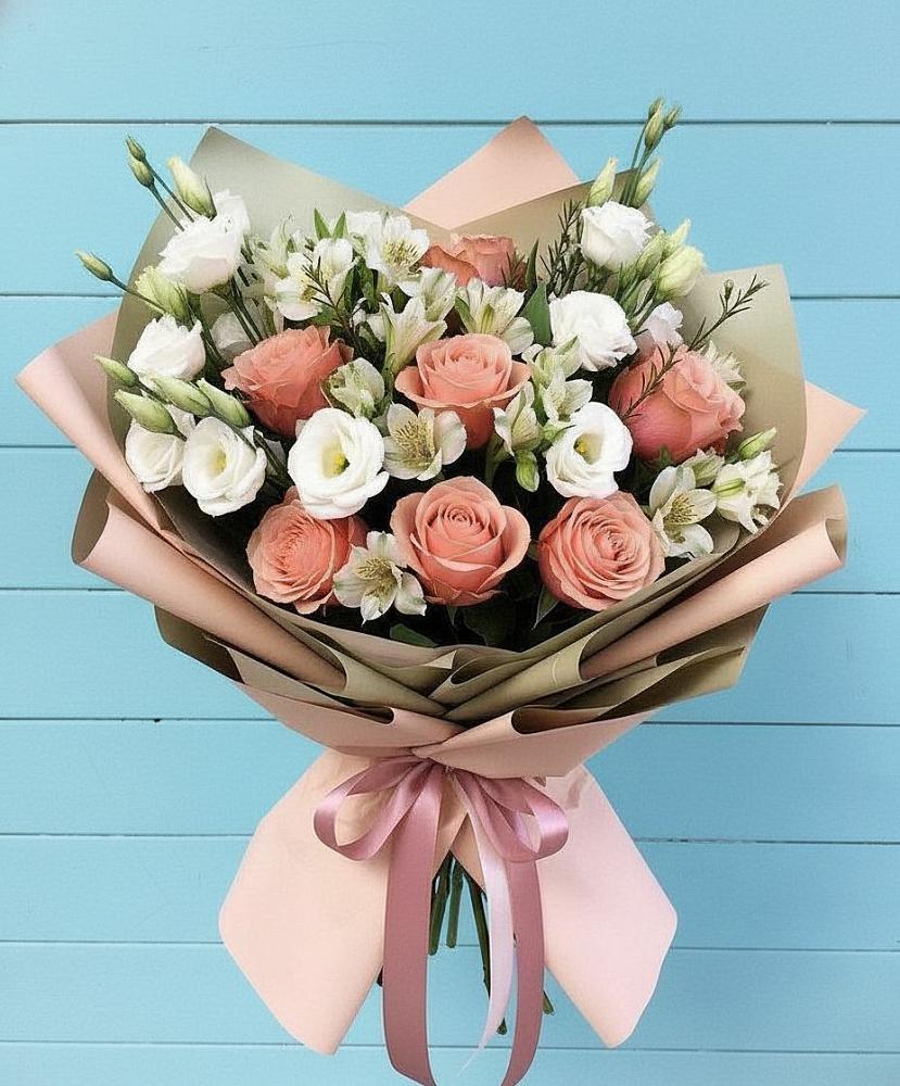 Букет цветов из: Розы, Альстромерии и Лизиантусы в Черняховске