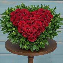 Цветочная композиция из Розы в виде сердца в Черняховске