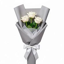 Букет 3 белые розы в Черняховске