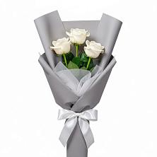 Букет 3 белые розы в Черняховске