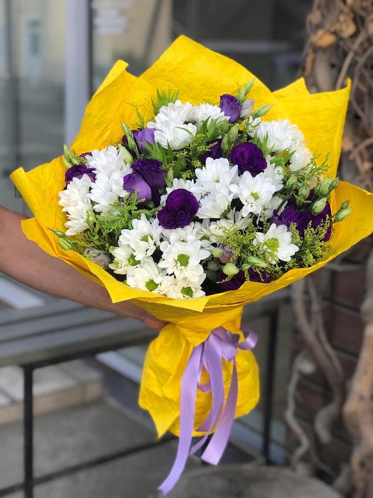 Букет цветов из: Ирисы, Хризантемы и Ромашки в Черняховске