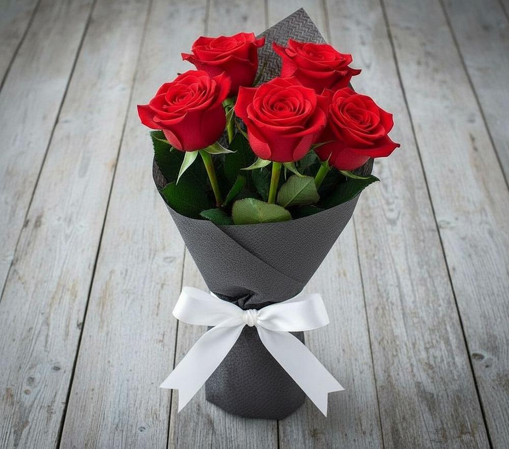 Букет 5 Красных роз Эдлесс Лав в Черняховске