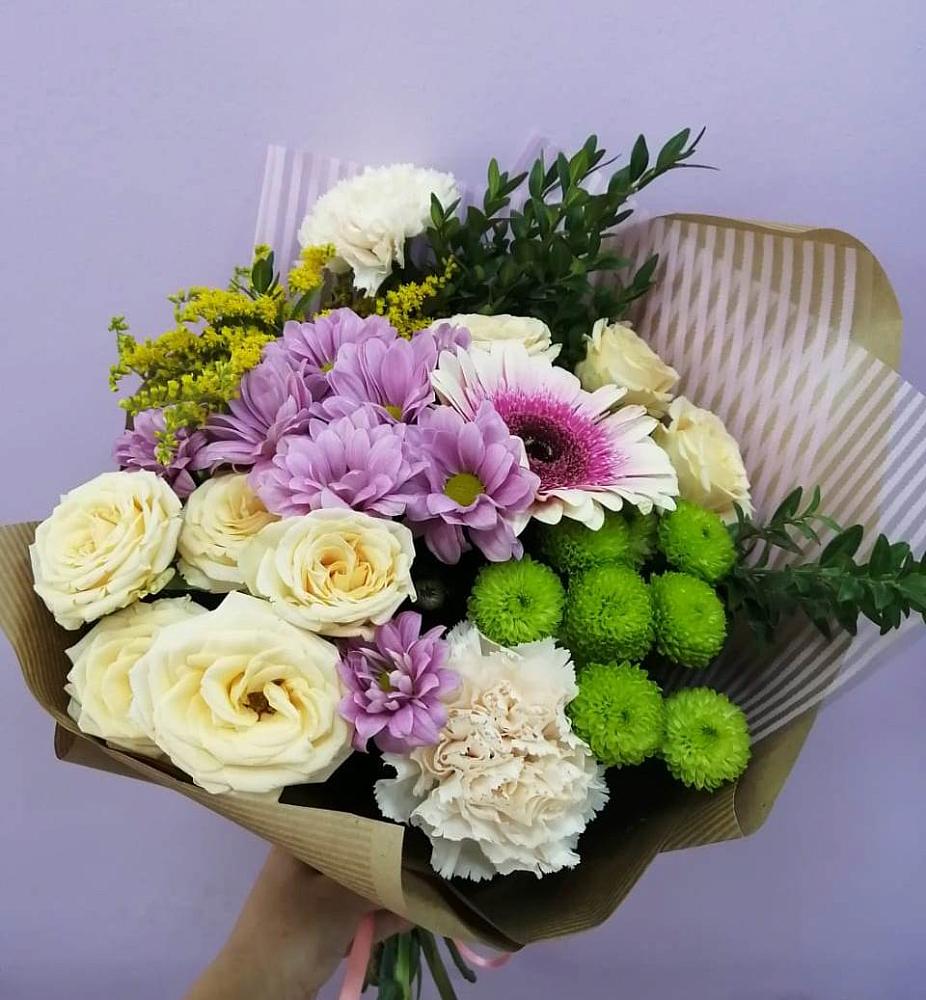 Букет цветов из: Хризантемы, Розы, Гвоздики и Герберы в Черняховске