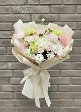 Букет цветов из:  Гвоздики, Розы, Лизиантусы и Хризантемы #REPLACE_PRED# Черняховске