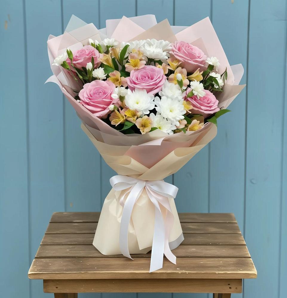 Букет цветов из: Гвоздики, Орхидеи и Розы в Черняховске