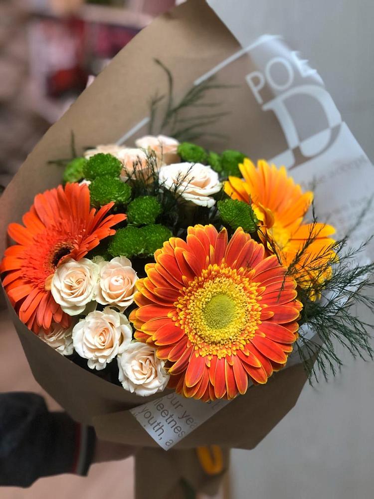 Букет цветов из: Герберы, Хризантемы и Розы в Черняховске