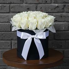 Цветочная композиция из Розы в шляпной коробке в Черняховске