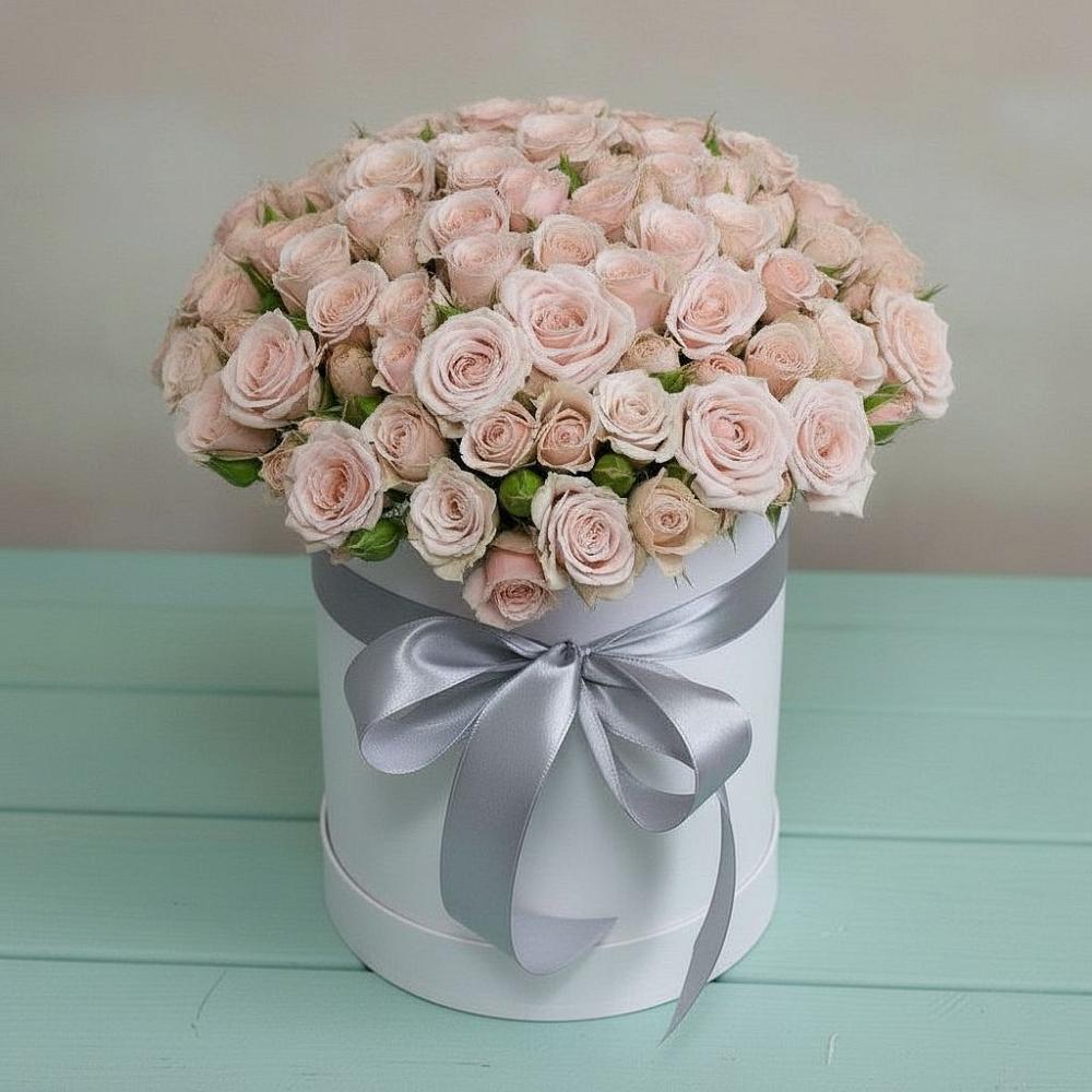 Цветочная композиция из Розы в шляпной коробке в Черняховске